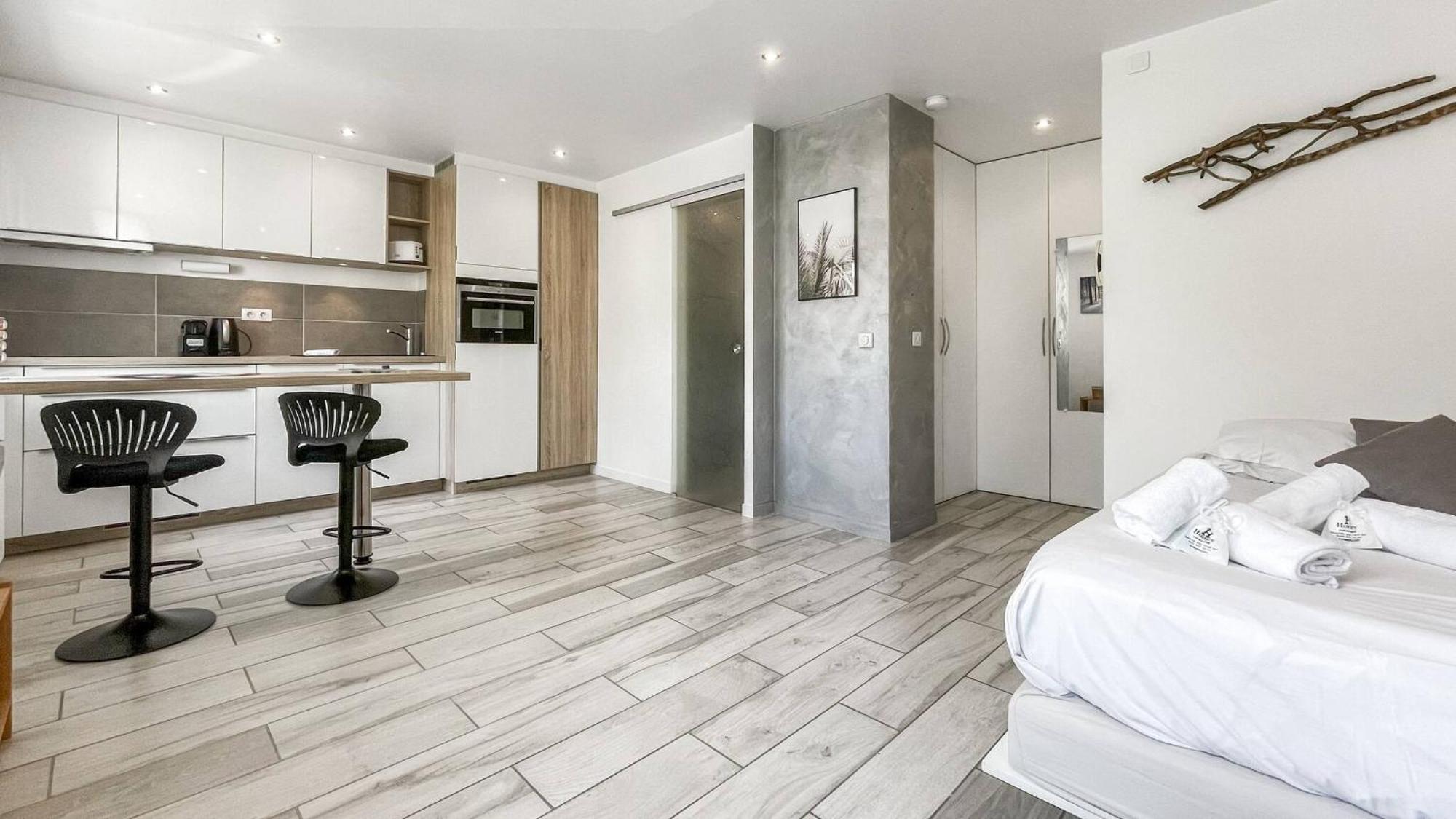Homey Tidy - New / Proche Centre Annecy / Parking Gratuit / Logement Entierement Equipe Luaran gambar